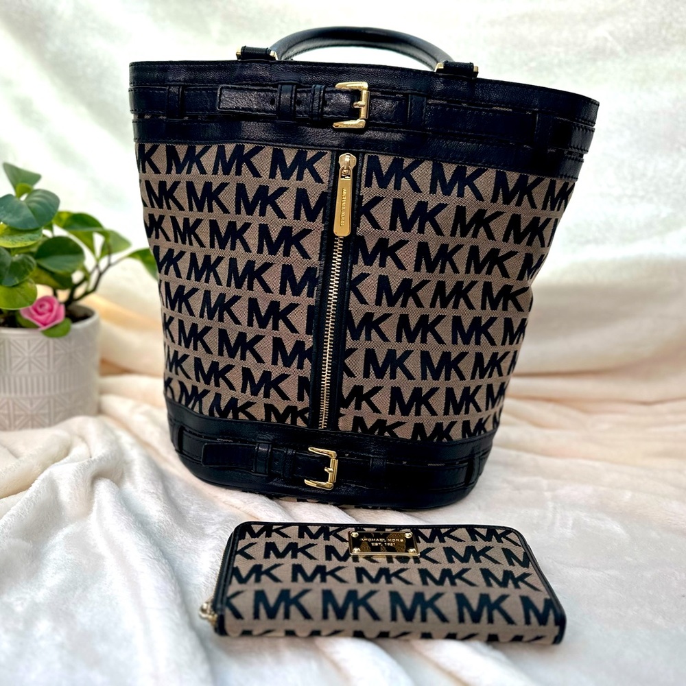 MK black Trim